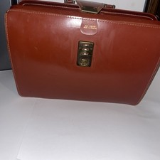 Vintage Cowhide Pendragon