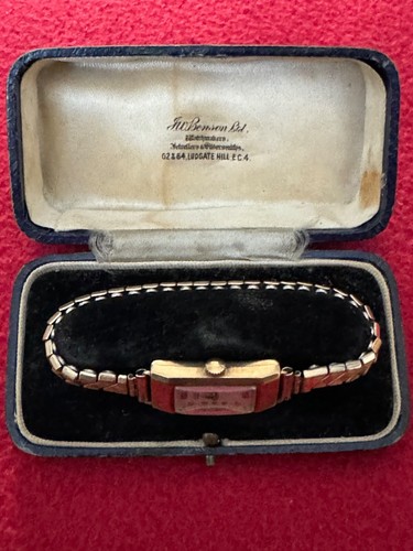 Solid gold hallmarked - solid,