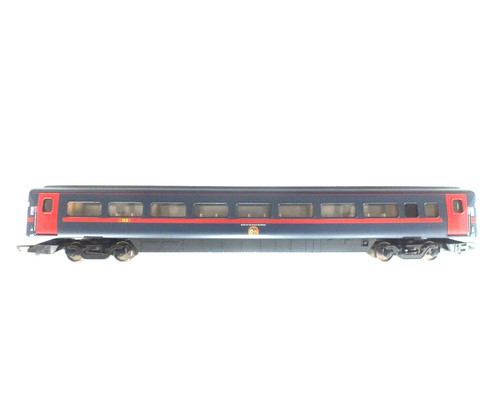 New hornby r2602 mk4 - hornby, br