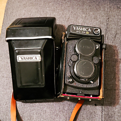 Yashica mat 124g black tlr - yashica, mat-124g