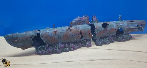 Submarine boat wreck - wreck, large