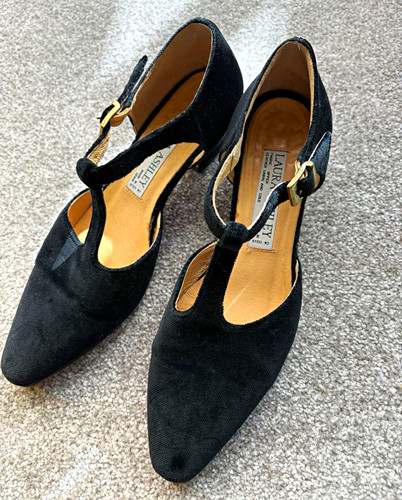 Vintage laura ashley black - laura,