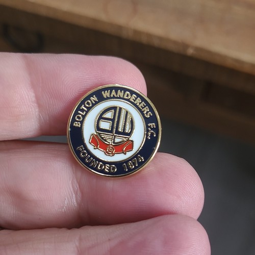 Bolton wanderers badge wear - bolton,
