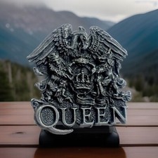 New UK Queen Metal Pin Badge