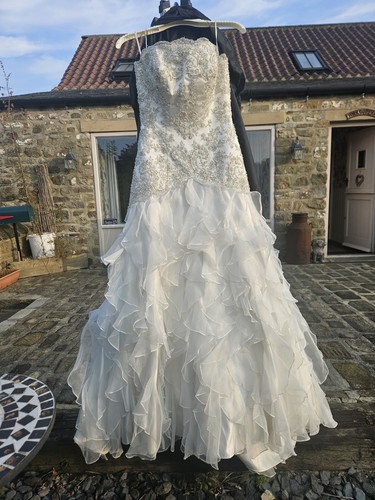Amanda wyatt wedding - wyatt, dress