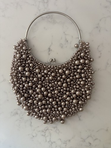 Principles beaded clutch