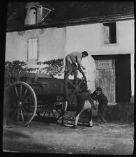 WINE PRESS NEAR DIJON FRANCE DATED 1912 PHOTO Magic Lantern Slide
