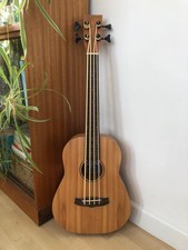 TANGLEWOOD TWR B E Roadster Electro Acoustic Fretless Travel Ukulele Bass Guitar