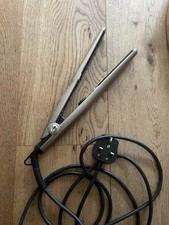 Nicky Clarke Hair Straighteners - Model NSS099 - Working