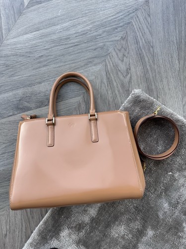 Anya hindmarch camel - anya, patent