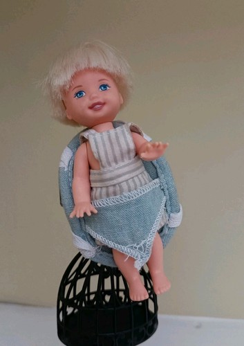 Vintage barbie baby - barbie, carrier