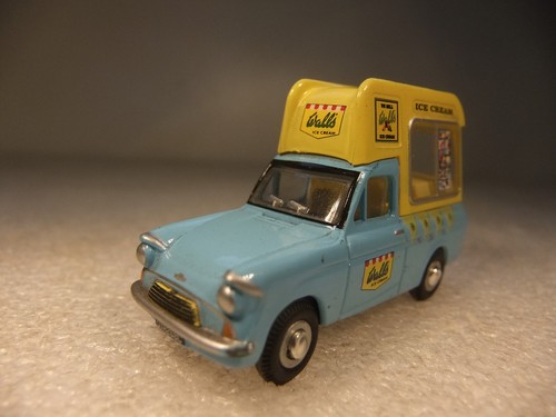 Oxford ford anglia - 1:76,