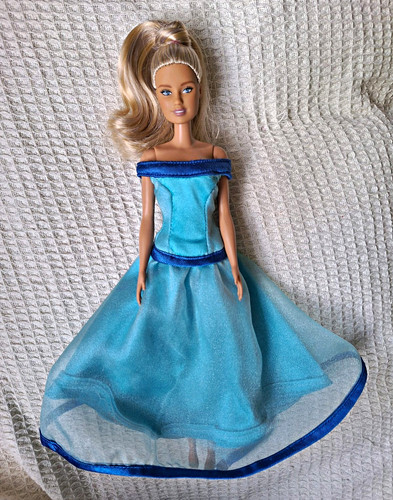 Beautiful barbie doll unusual - barbie,