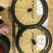 Roval Rapide CLX 32 Carbon Disc Wheelset Shimano - Thru axel or QR skewers