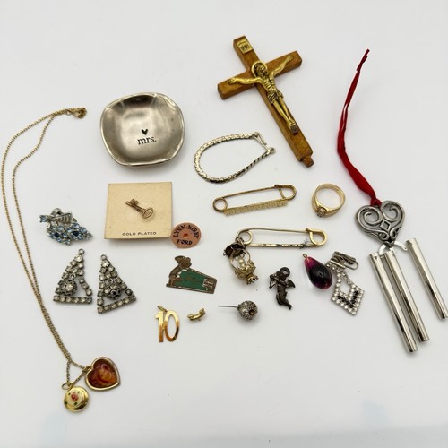 Vtg junk drawer jewelry lot - drawer,