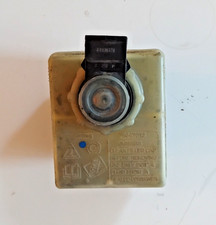 ORIGINAL  GIRLING LAND ROVER  BRAKE MASTER CYLINDER FLUID RESERVOIR 76047012