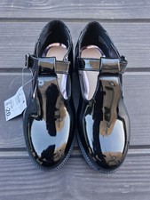 Ladies T bar shoes, Platino