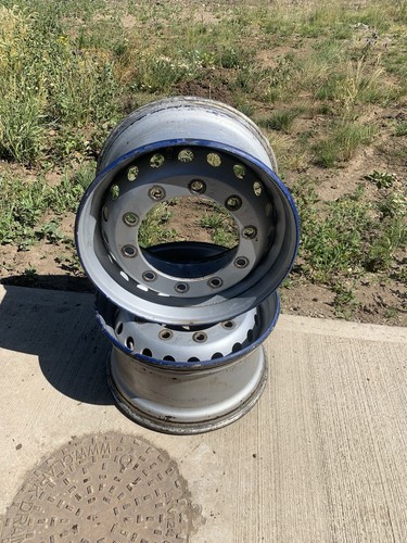 Hgv stud off - stud, centre