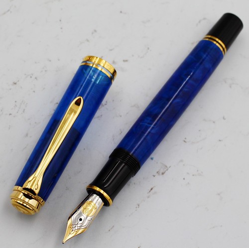 Near mint pelikan fountain - [near, mint]