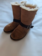 Unisex UGG boots sn 1003888 UK