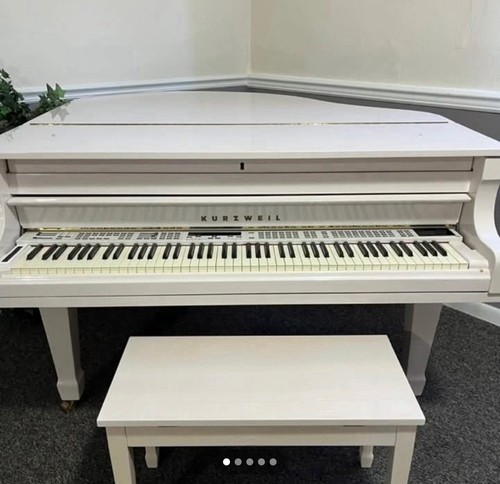 Kurzweil mark 152 playing - kurzweil,