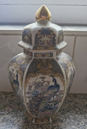 Blue gold white ceramic - gold, lidded