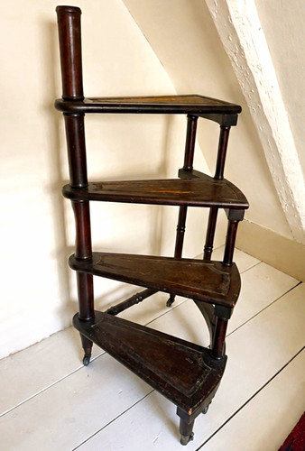 Freestanding dark wood - wood, corner