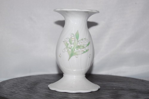 Candlestick regina lily the - of,
