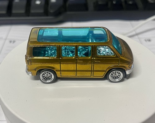 Hot wheels dodge van racing - wheels,