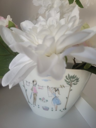 Collector vase signed and