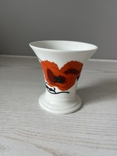 Pretty SUSIE COOPER  DESIGN, Corn Poppy. Bone China Vase