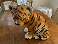 Vintage 1970’s porcelain Tiger Cub, CLF Faiamcas, Portugal..Excellent condition.