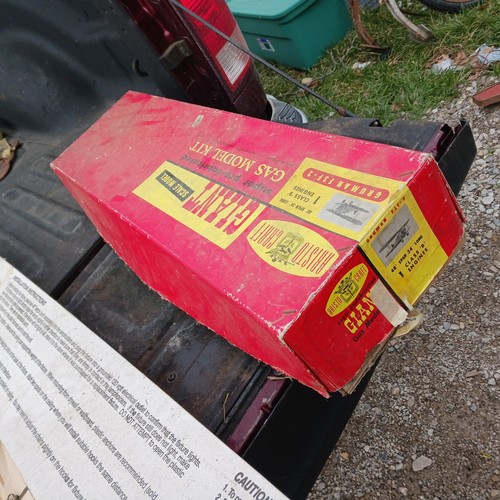 Very large vintage lot - very,