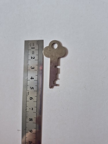 Vintage flat key f - vintage,