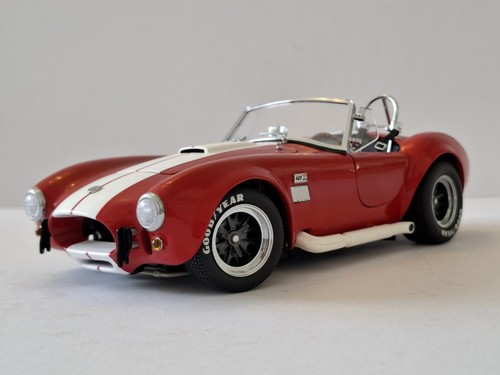 Kyosho gorgeous - 1:18,