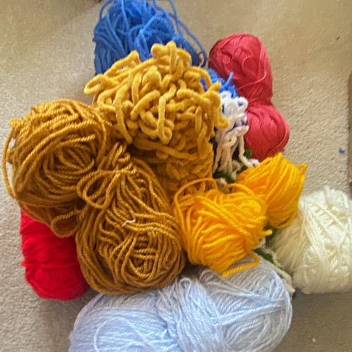 Assorted multicolour yarn - multicolour,