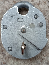Chubb 995 Heavy Duty Padlock with one key
