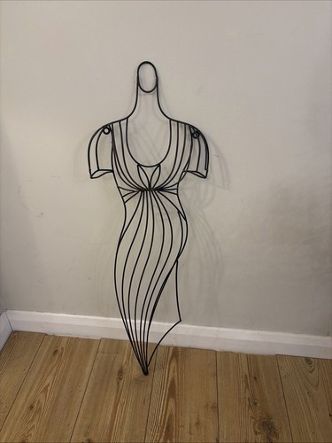 Vintage style metal lady - metal, wall