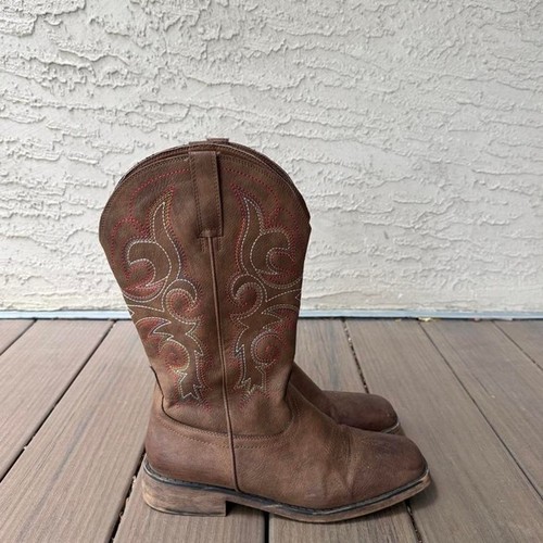 She sole brown square toe - she,
