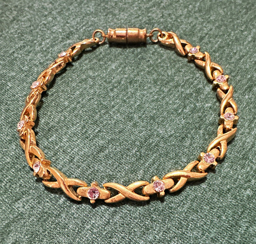 Gold tone metal link chain - tone,