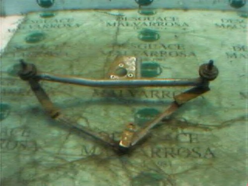 Front windscreen wiper linkage - front,