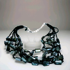 Buckingham Woman Necklace Dark