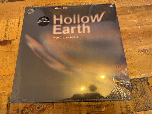 Hollow earth pye - earth,