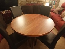 Table & 6 Chairs