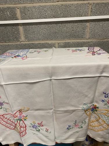 Vintage hand embroidered - hand,