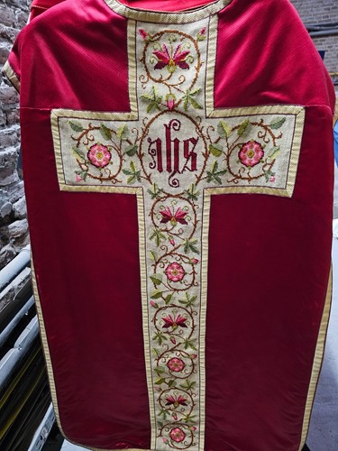Ihs casel red tapestry bass - ihs,
