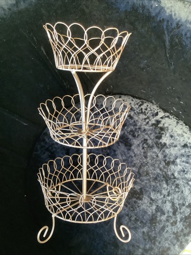 Gold wire tier vintage cake - wire,