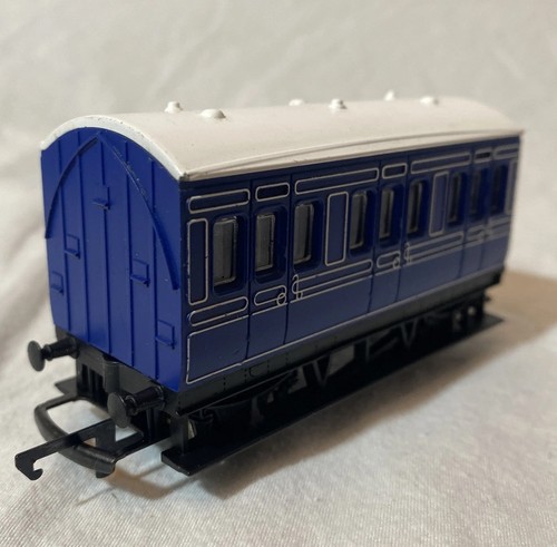Hornby r016 short - hornby, coach
