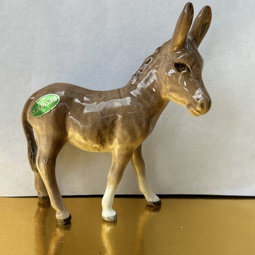 Beswick donkey foal - donkey, (2110)