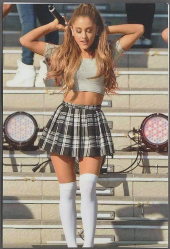 Ariana grande 4x6 print - 4x6, re-print